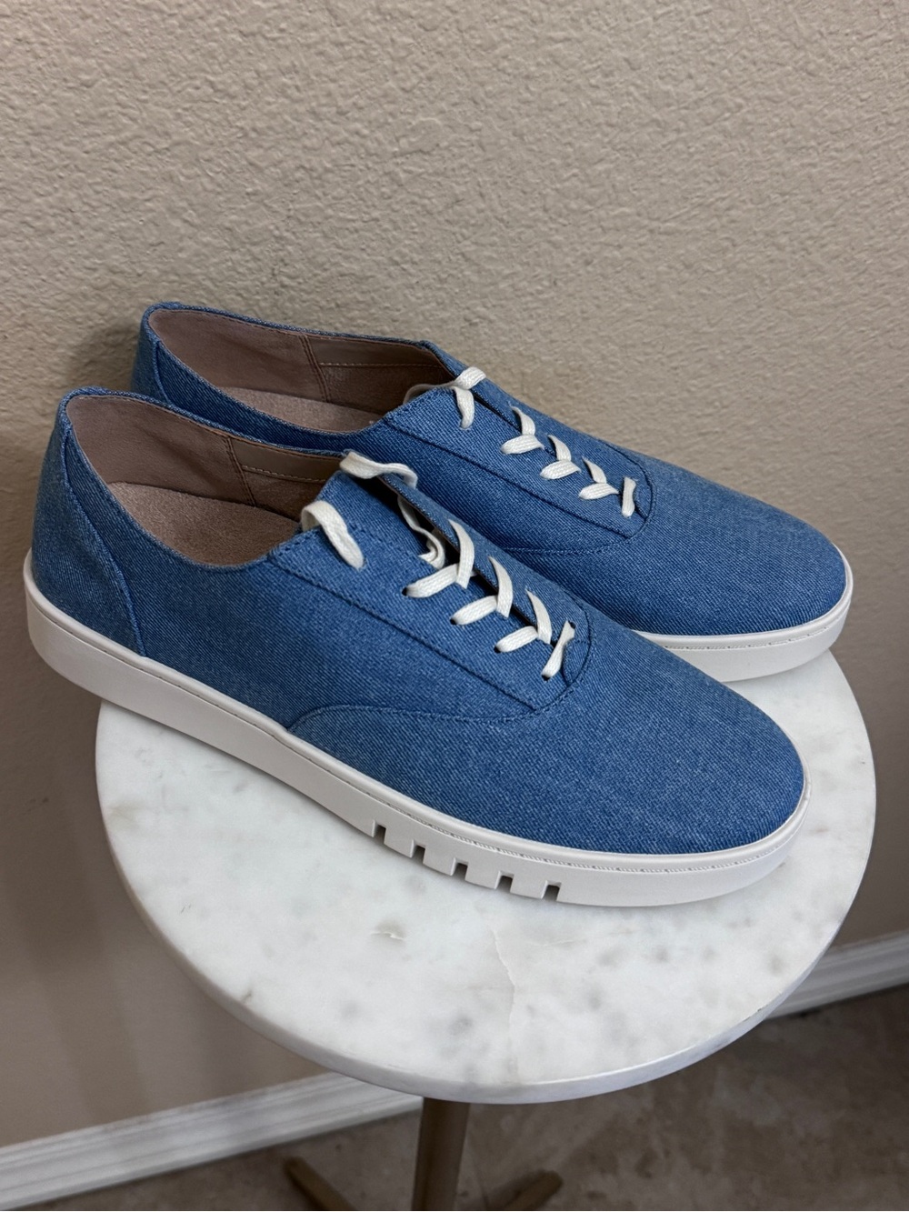 New Vionic Women Callie denim classic travel comfy Walking sneakers size 9